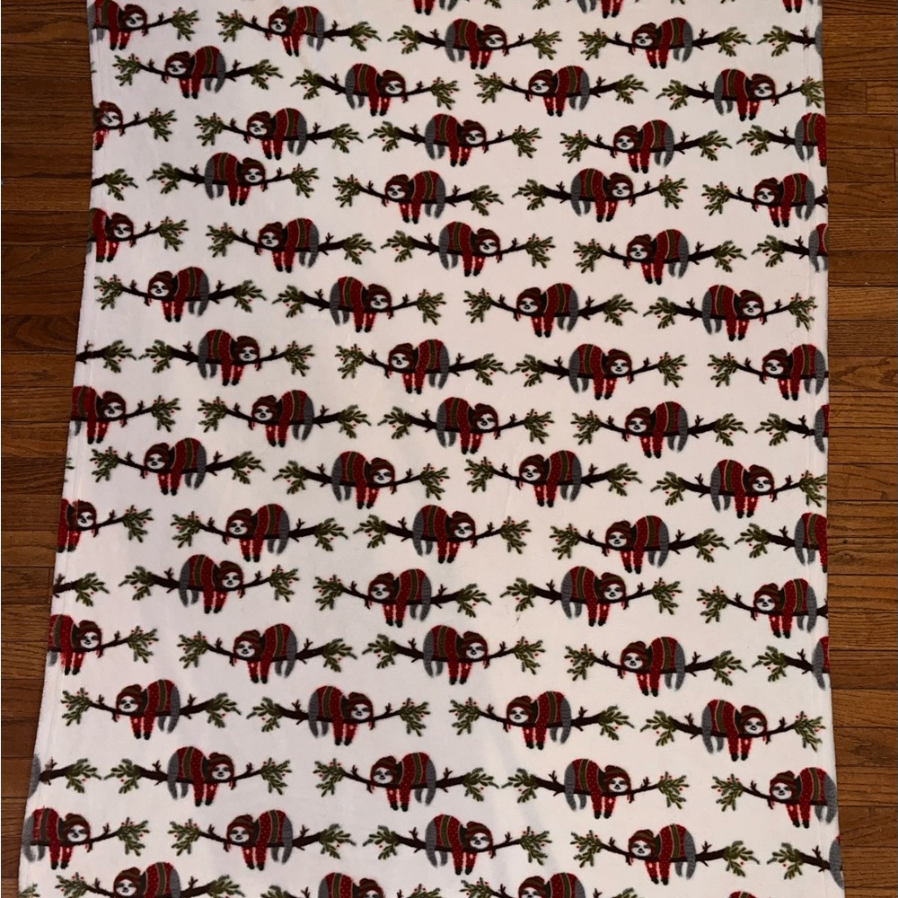 Cozy Sloth Print Blanket - Picture 2 of 5